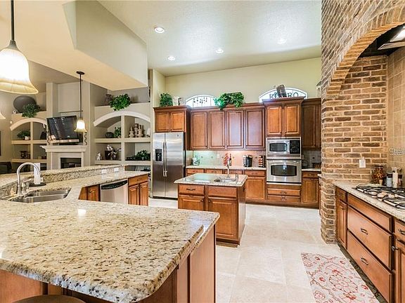 5th image of 12709 Manhurst Oak Ln