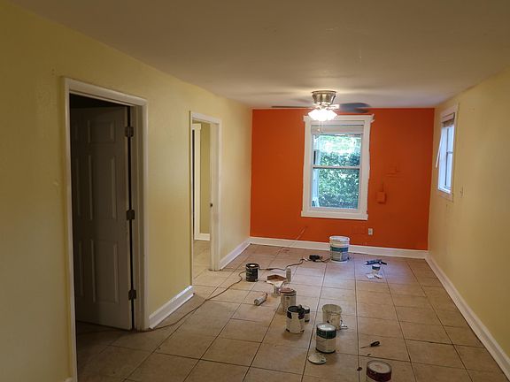 3rd image of 305 E Ross Ave #2