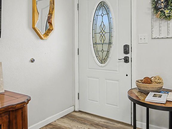 2nd image of 521 Meadow Glen Dr