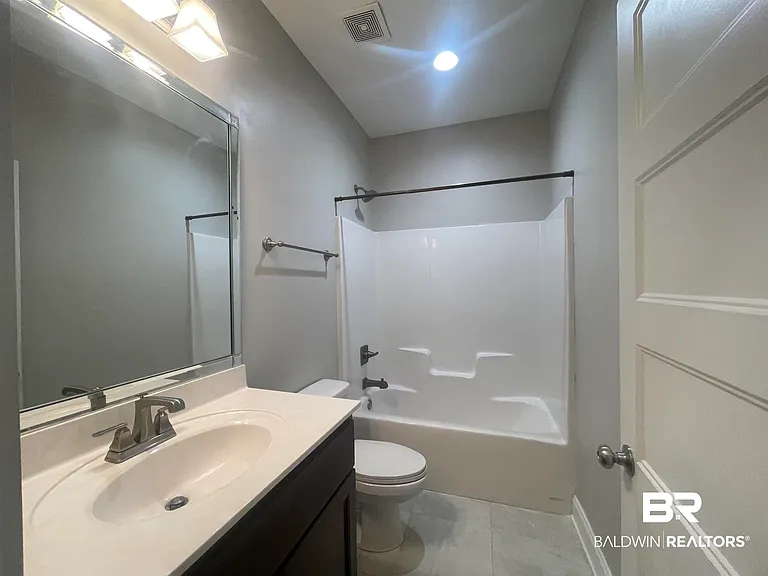 253 Hawthorne Cir — Photo 10