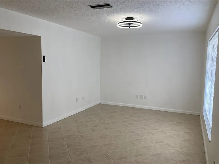 1243 Kinglet Ter — Photo 5