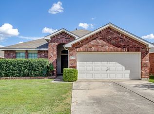 649 Chalk Knoll Rd, Fort Worth, TX 76108