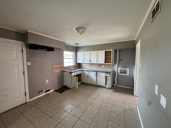 5th image of 625 Midvale Dr