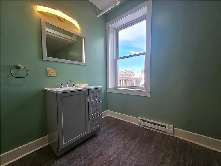 27 E Main St #201 — Photo 9