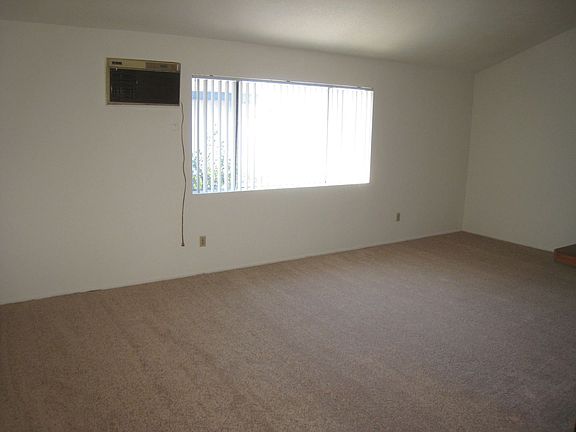 2nd image of 4021 Green Ave APT E