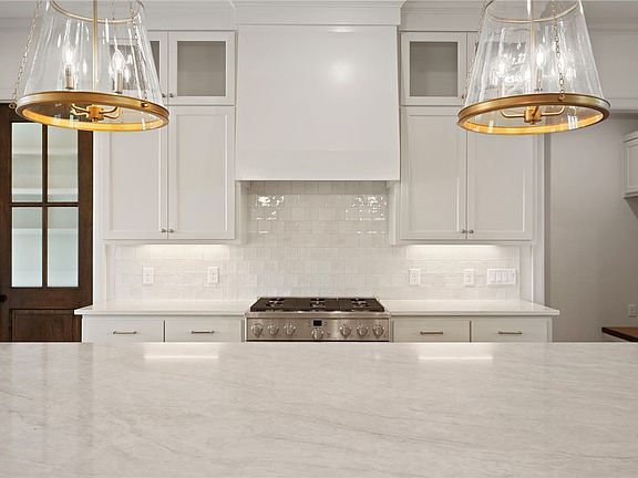 3rd image of 2140 Madden Cir