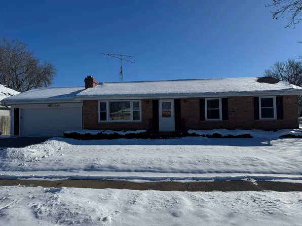 1949 S Crosby Ave, Janesville, WI 53546