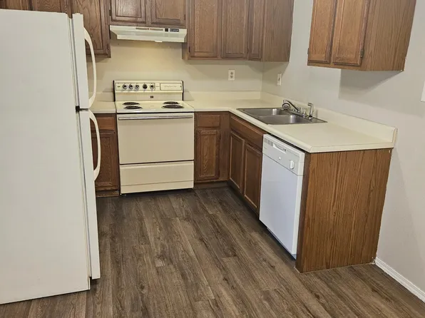 1723 S Main St APT 204, Sapulpa, OK 74066