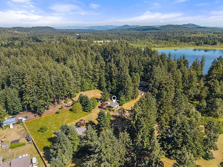 11322 Skagit Dr SE — Photo 30
