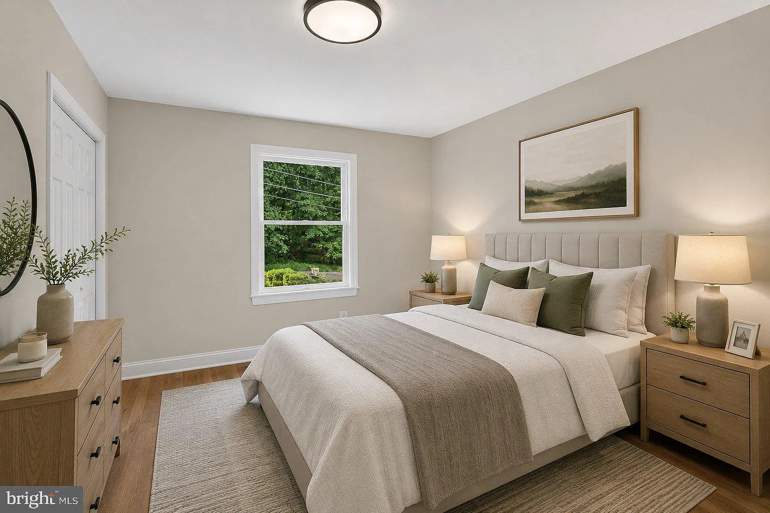 5 bed, 2.0 bath, 2450 sqft, $3,500 — Photo 4
