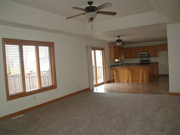 3rd image of 715 9th St NE