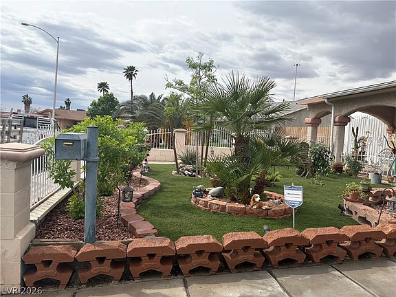 2nd image of 93 Vallejo Ave