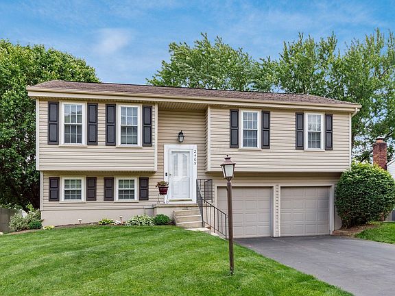 2nd image of 2405 Dorothy Ln