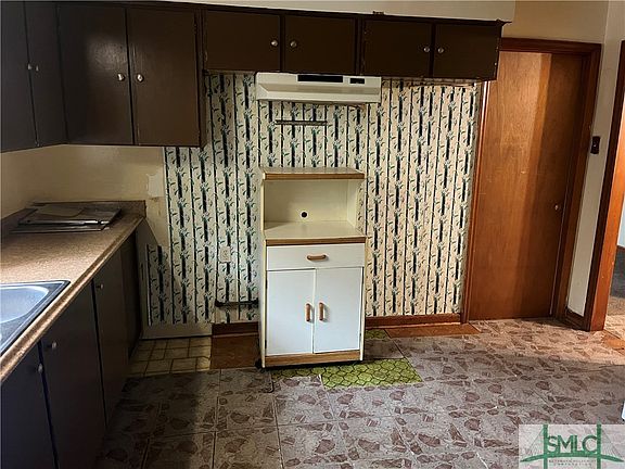 4th image of 1523 E 52nd Street