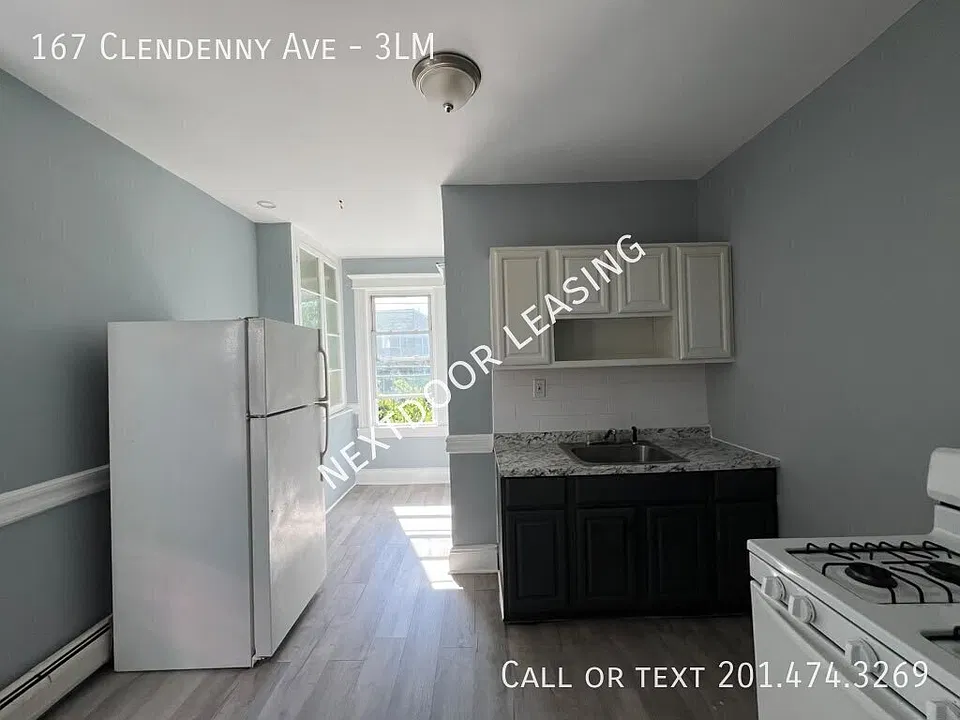 167 Clendenny Ave #3LM