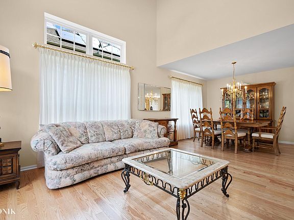 5th image of 770 Plentywood Ln