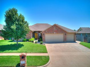 11240 NW 104th St, Yukon, OK 73099
