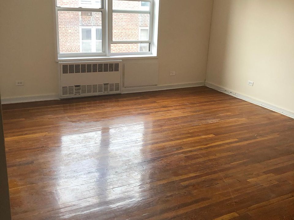 2nd image of 14219 Barclay Ave