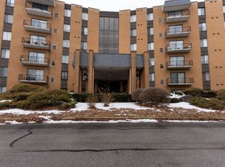 700 N Bruce Ln APT 616, Glenwood, IL