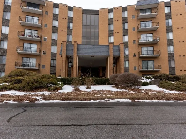 700 N Bruce Ln APT 616, Glenwood, IL 60425