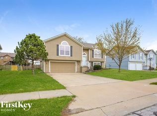 807 Canter St, Raymore, MO 64083