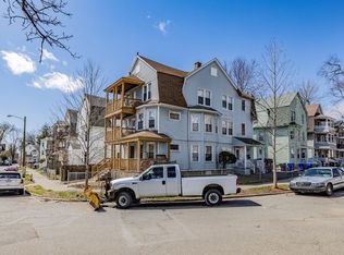 26-28 Massasoit Pl, Springfield, MA 01107