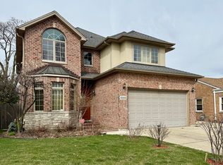 8308 Mango Ave, Morton Grove, IL 60053