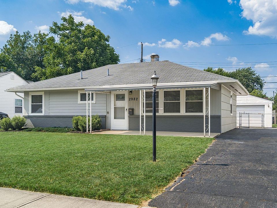 1st image of 2982 Louise Ave