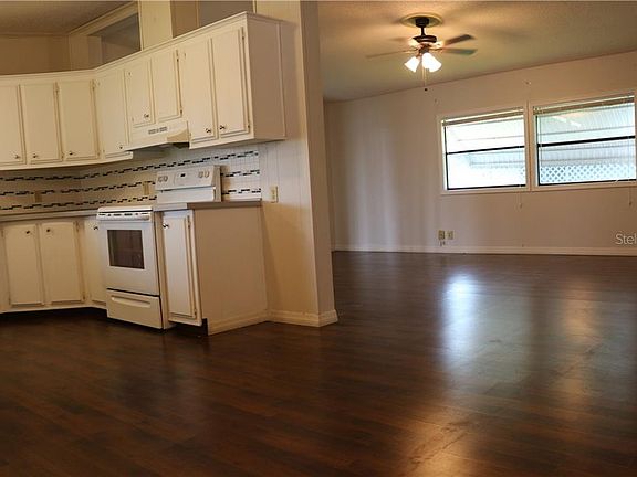 3rd image of 212 Ellsworth Dr
