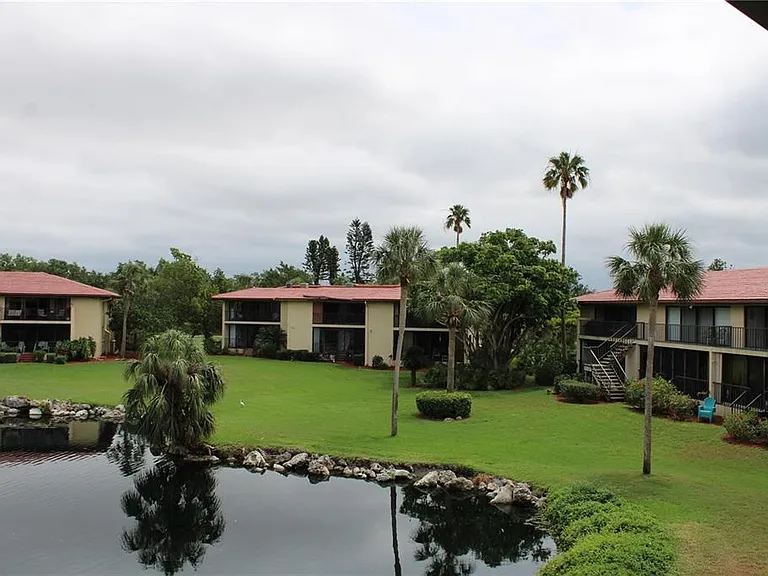 6472 Seagull Dr #306 — Photo 32