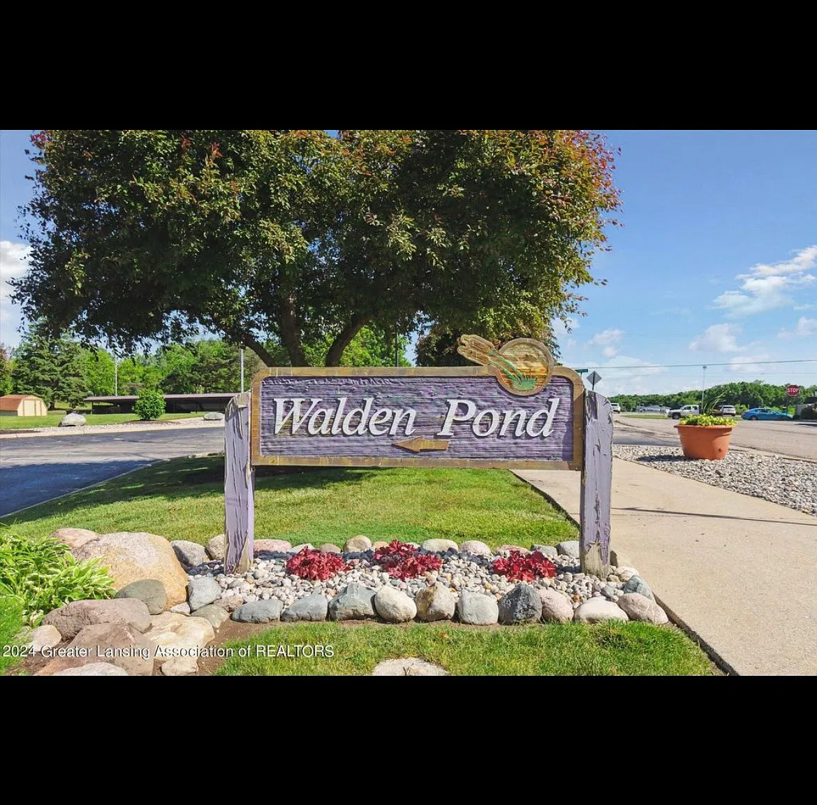 1570 W Pond Dr — Photo 1