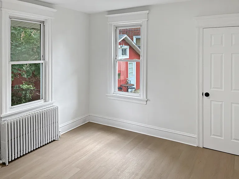 206 Evergreen Ave #A — Photo 8