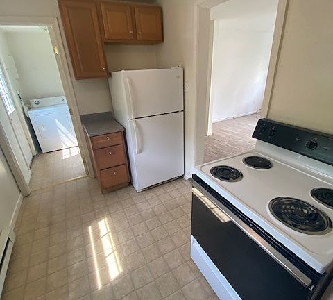 5th image of 384 Cherrydale Ave