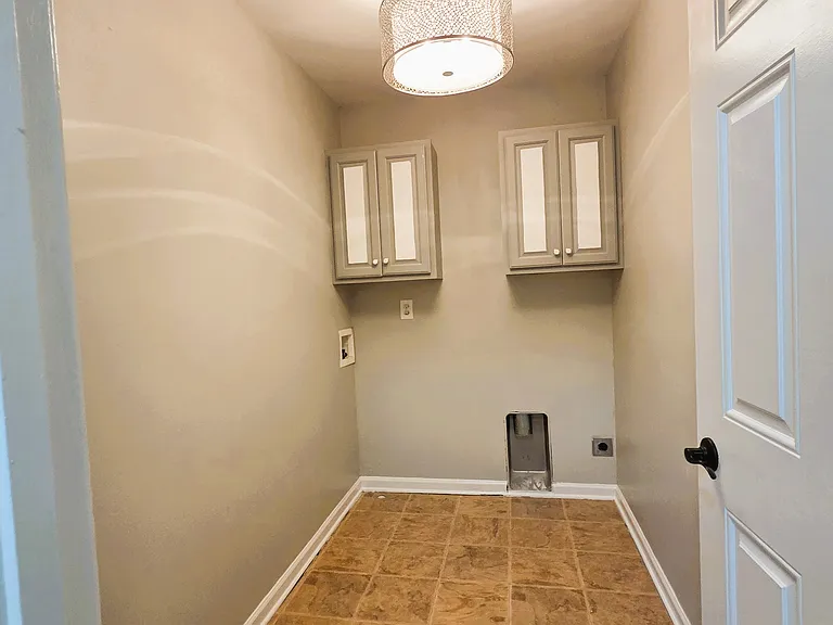 4213 Longfellow Dr — Photo 21
