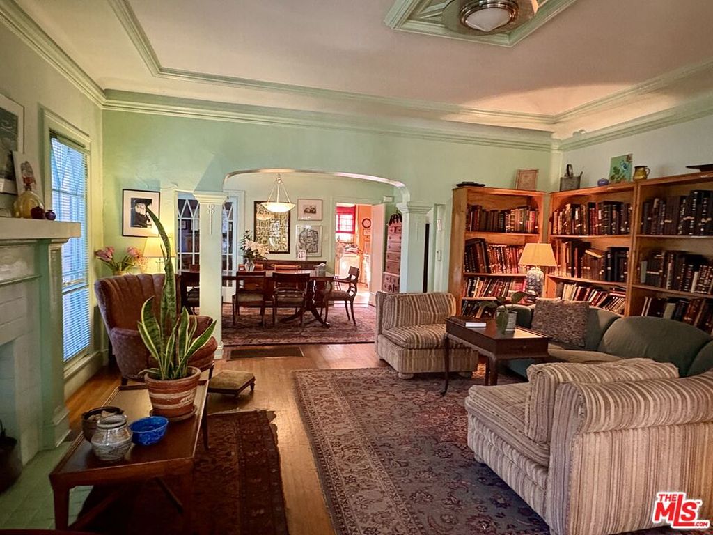 723 N Orange Dr, Los Angeles, CA - View 2