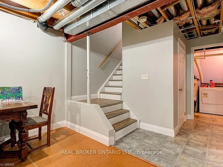 555 Mariner Dr — Photo 25