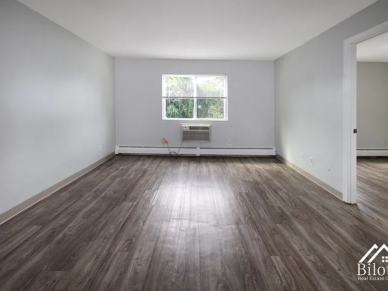 1250 South Broadway — Photo 42
