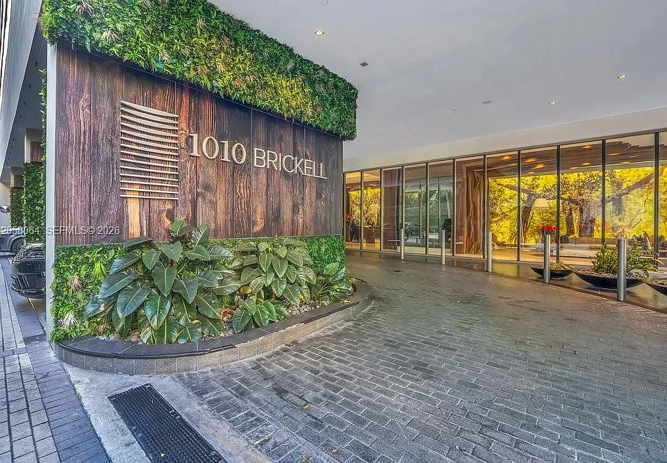 1010 Brickell Ave #1810
