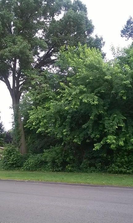 2nd image of 1908 N Donna Dr