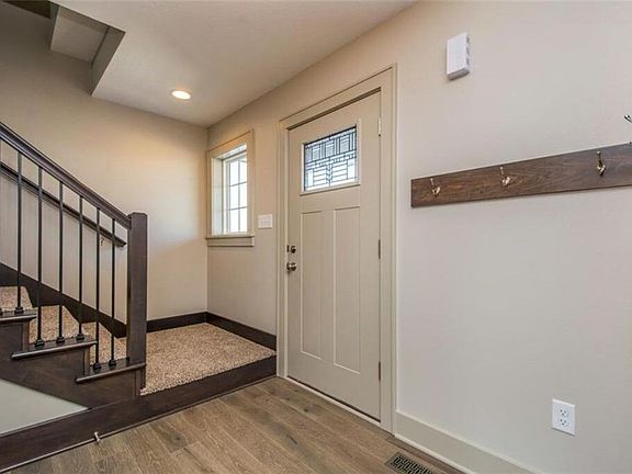 3rd image of 2605 NW 40th St