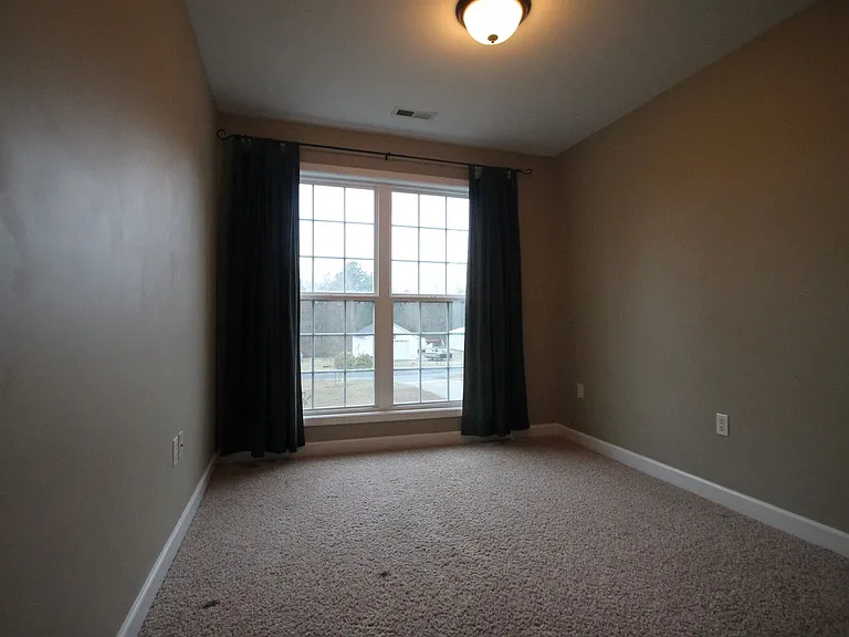 1830 Country Manor Ln — Photo 35
