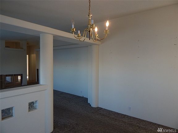 5th image of 12361 Jasmine Dr E