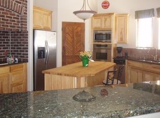 1712 Eucalyptus Rd NE, Rio Rancho, NM 87144