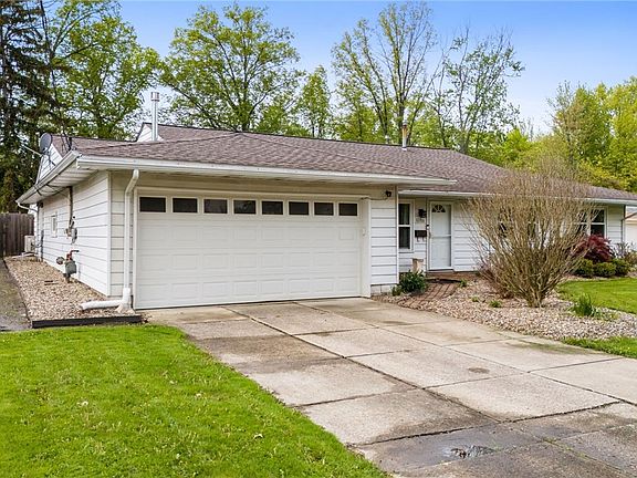 3rd image of 6166 Cumberland Ct