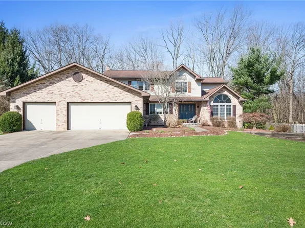 12215 Aldersyde Dr, Valley View, OH 44125
