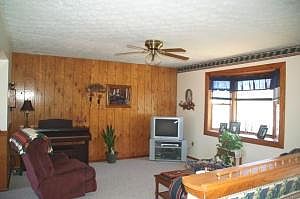 4th image of 355 Laurel Dr SW