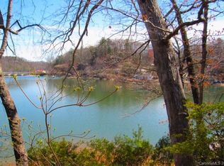 140 Gentlewinds Ln, Lake Lure, NC 28746