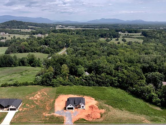 4th image of 4 Wells Rd
