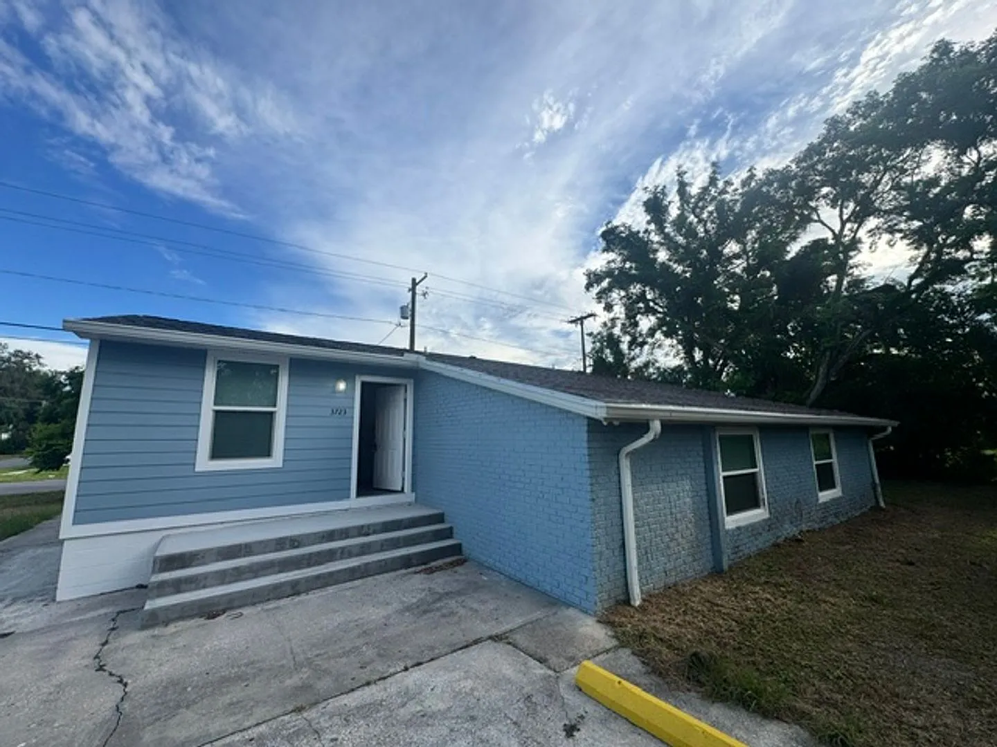 Fully Renovated 3 Bedroom Home — Photo 2