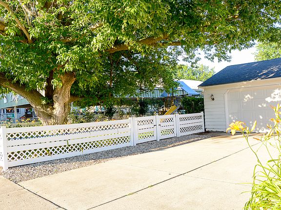 ZERO maintenance fence